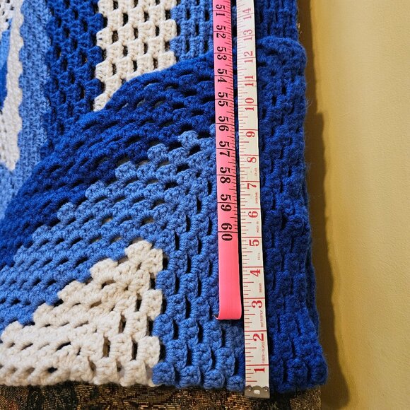 Crochet, lace pattern, large afghan/throw/wrap/blanket, handmade, blues & cream - Picture 10 of 10